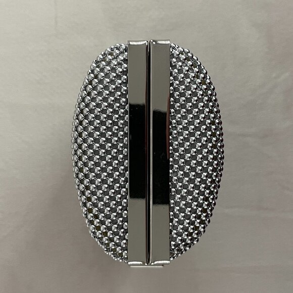 Jessica McClintock Silver Beaded Mesh Frame Evening Bag with Crossbody Chain - Picture 5 of 13